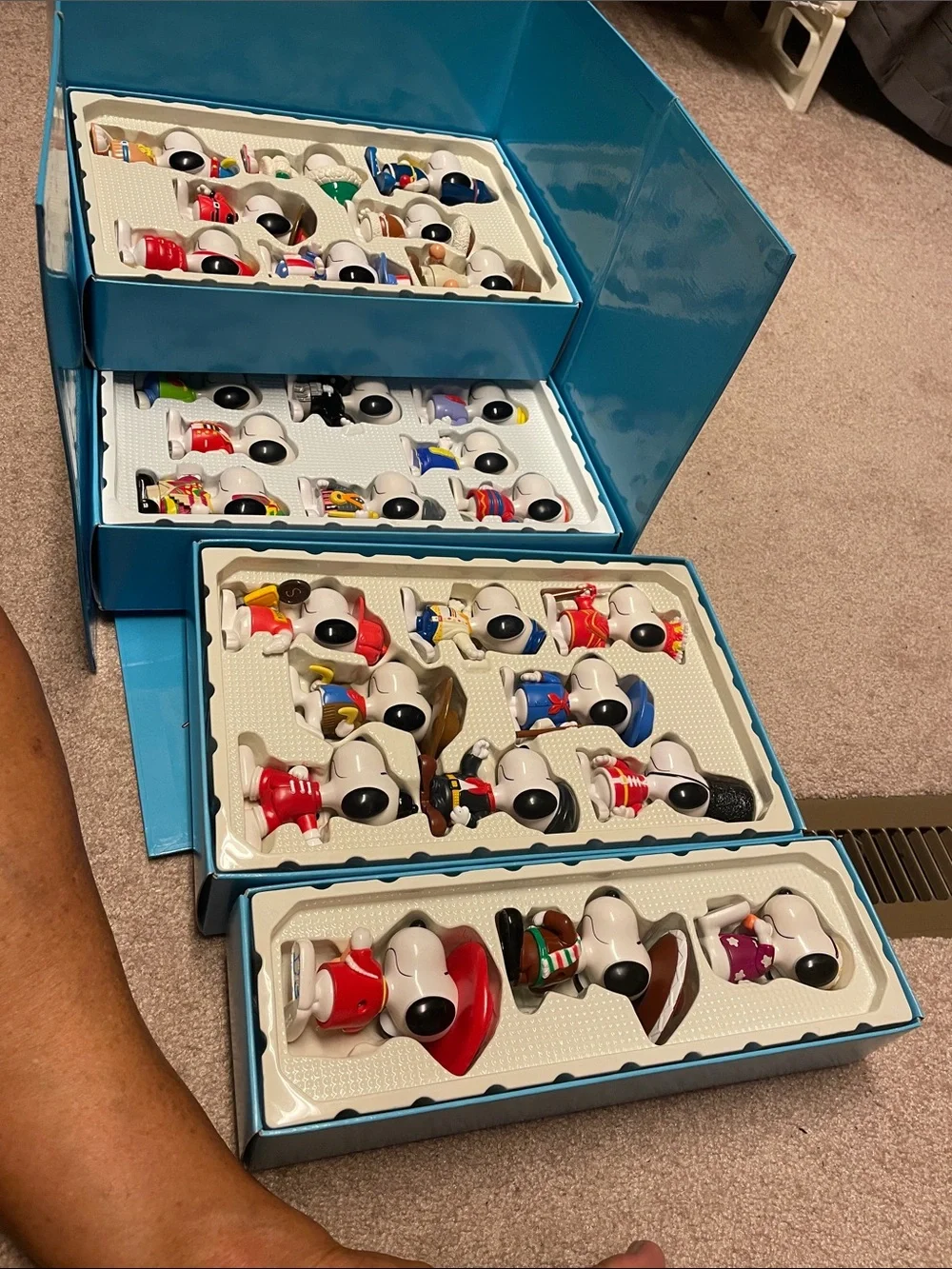 Peanuts Blue and Red Snoopy Doghouse Carry Case